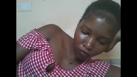 Snapshot of hotbabbee chatting on 02-08-26, 06:50 love online show from 02-08-26, 06:50