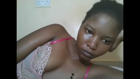 Snapshot of hotbabbee chatting on 02-18-26, 05:14 love online show from 02-18-26, 05:14