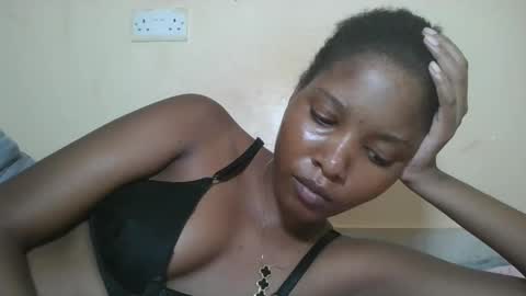 Snapshot of hotbabbee chatting on 02-18-26, 06:04 love online show from 02-18-26, 06:04