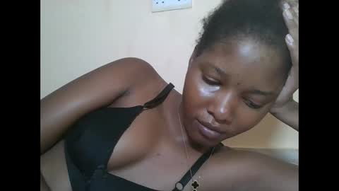 Snapshot of hotbabbee chatting on 02-19-26, 06:20 love online show from 02-19-26, 06:20