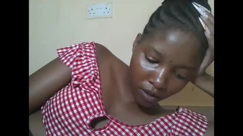 Snapshot of hotbabbee chatting on 02-24-26, 01:25 love online show from 02-24-26, 01:25