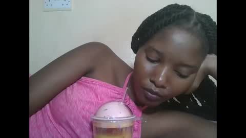 Snapshot of hotbabbee chatting on 03-08-26, 06:34 love online show from 03-08-26, 06:34