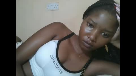 Snapshot of hotbabbee chatting on 03-17-26, 08:17 love online show from 03-17-26, 08:17