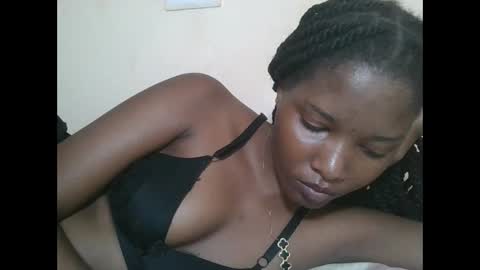 Snapshot of hotbabbee chatting on 03-27-26, 08:48 love online show from 03-27-26, 08:48