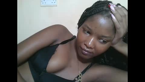 Snapshot of hotbabbee chatting on 04-12-26, 01:16 love online show from 04-12-26, 01:16