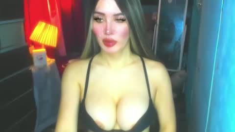 Snapshot of hotbabe_tanya chatting on 11-05-25, 05:18 T A N Y A online show from 11-05-25, 05:18