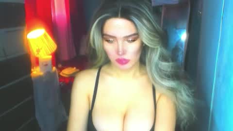 Snapshot of hotbabe_tanya chatting on 11-11-25, 02:55 T A N Y A online show from 11-11-25, 02:55