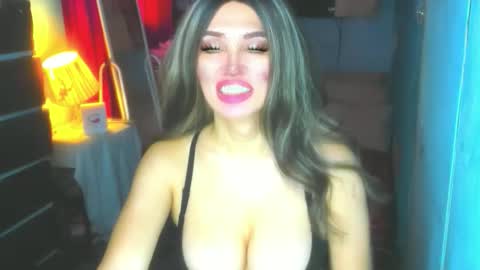 Snapshot of hotbabe_tanya chatting on 11-30-25, 02:26 T A N Y A online show from 11-30-25, 02:26