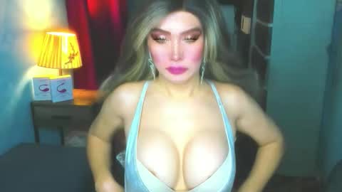 Snapshot of hotbabe_tanya chatting on 04-19-26, 02:11 T A N Y A online show from 04-19-26, 02:11