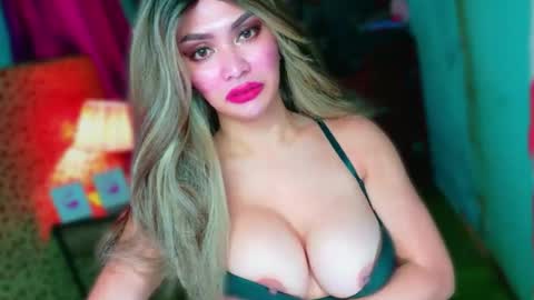 Snapshot of hotbabe_tanya chatting on 07-28-26, 02:07 T A N Y A online show from 07-28-26, 02:07