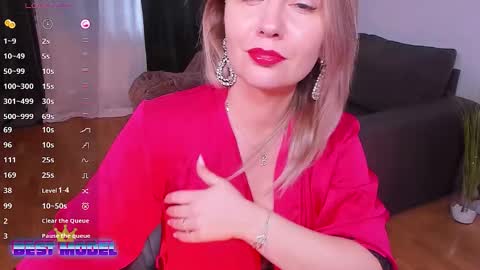 Snapshot of hotbabette chatting on 11-20-25, 11:32 SweetBrendy online show from 11-20-25, 11:32