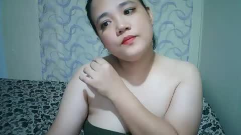 Snapshot of hotbabymomma chatting on 02-22-25, 05:23 Lynn online show from 02-22-25, 05:23