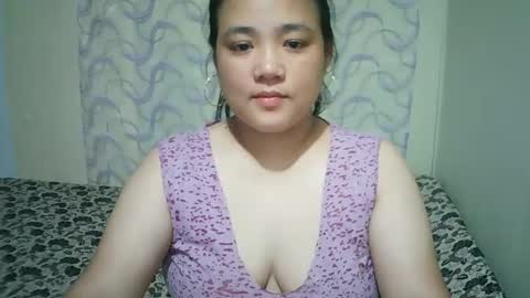 Snapshot of hotbabymomma chatting on 02-23-25, 08:17 Lynn online show from 02-23-25, 08:17