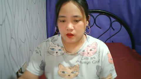 Snapshot of hotbabymomma chatting on 03-09-25, 05:00 Lynn online show from 03-09-25, 05:00