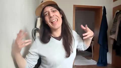 Betty Bellucci online show from 10-23-25, 08:46