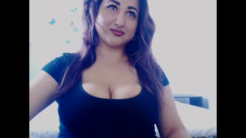 Snapshot of hotboobsmaya chatting on 09-14-25, 09:19 hotboobsmaya online show from 09-14-25, 09:19