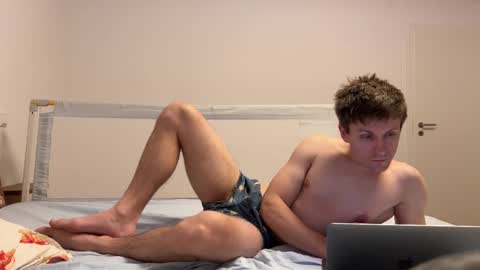 Snapshot of hotboyfeet92 chatting on 02-20-25, 09:42 hotboyfeet92 online show from 02-20-25, 09:42