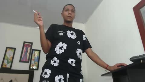 Snapshot of hotboyluxe chatting on 02-03-26, 03:15 hotboyluxe online show from 02-03-26, 03:15