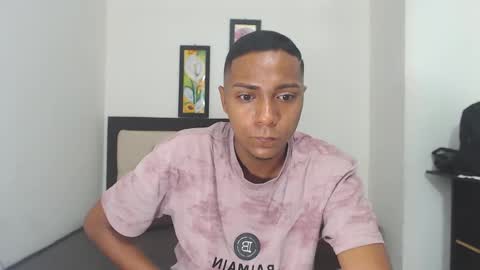 Snapshot of hotboyluxe chatting on 02-15-26, 11:30 hotboyluxe online show from 02-15-26, 11:30