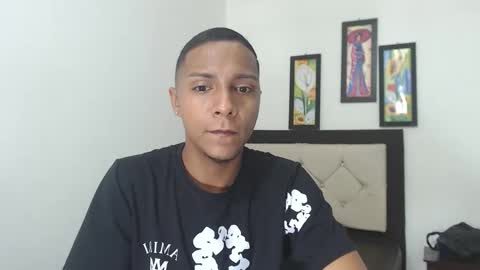 Snapshot of hotboyluxe chatting on 02-18-26, 02:51 hotboyluxe online show from 02-18-26, 02:51