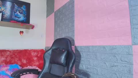 Snapshot of hotcakes_uwu chatting on 06-03-26, 03:20 Hotcakes online show from 06-03-26, 03:20