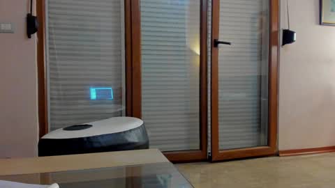 Snapshot of hotel77777 chatting on 09-30-25, 07:08 Erika online show from 09-30-25, 07:08