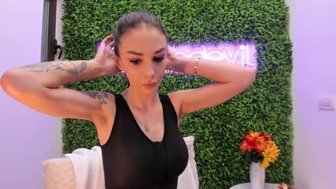 Snapshot of hotfallingdevil chatting on 11-18-25, 06:07 hotfallingdevil online show from 11-18-25, 06:07