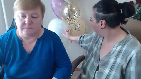 Snapshot of hotfiremommy chatting on 10-14-25, 09:21 LimonkaFire online show from 10-14-25, 09:21