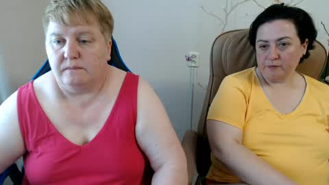 Snapshot of hotfiremommy chatting on 06-15-26, 03:58 LimonkaFire online show from 06-15-26, 03:58