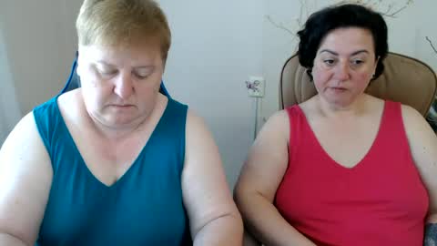 Snapshot of hotfiremommy chatting on 06-18-26, 08:25 LimonkaFire online show from 06-18-26, 08:25