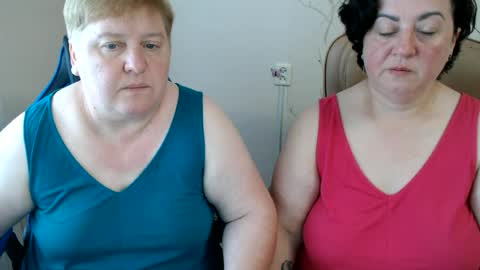 Snapshot of hotfiremommy chatting on 06-19-26, 02:54 LimonkaFire online show from 06-19-26, 02:54