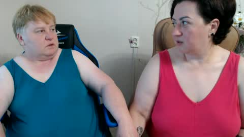 Snapshot of hotfiremommy chatting on 06-27-26, 06:02 LimonkaFire online show from 06-27-26, 06:02