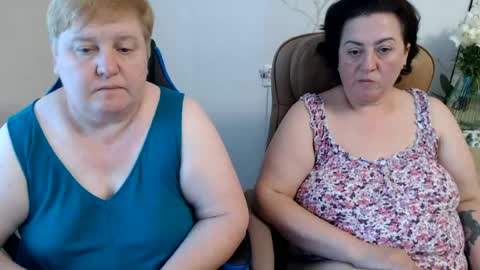 Snapshot of hotfiremommy chatting on 07-13-26, 04:54 LimonkaFire online show from 07-13-26, 04:54