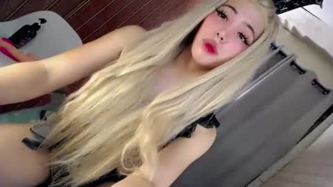 Snapshot of hotfucking_queen1111 chatting on 06-25-26, 08:19 hotfucking_queen1111 online show from 06-25-26, 08:19