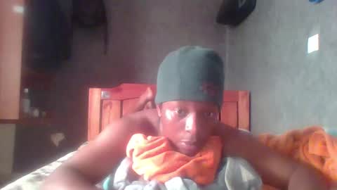 hotguyy001 online show from 02-16-25, 11:49