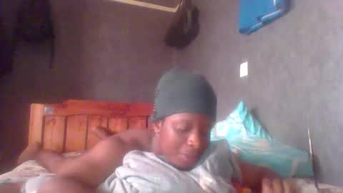 hotguyy001 online show from 02-18-25, 01:55