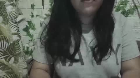hotiemorenagurl18 online show from 05-10-26, 09:09