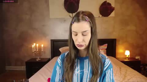 Snapshot of hotilia18 chatting on 07-15-26, 06:57 Lia online show from 07-15-26, 06:57