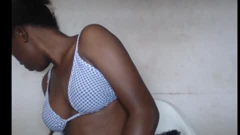 hotjessie0 online show from 09-29-25, 04:17