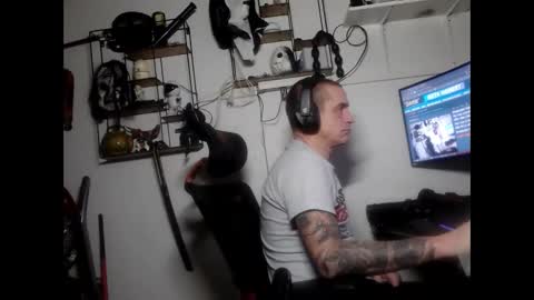 hotkinkytat online show from 01-31-25, 02:37