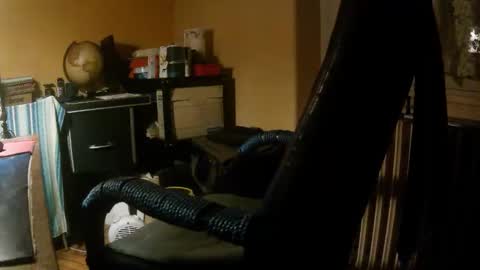 Snapshot of hotleopold chatting on 12-14-25, 10:14 hotleopold online show from 12-14-25, 10:14