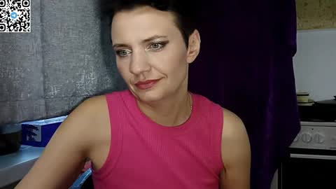 Snapshot of hotmamaqueen234 chatting on 05-17-26, 04:03 hotmamaqueen234 online show from 05-17-26, 04:03