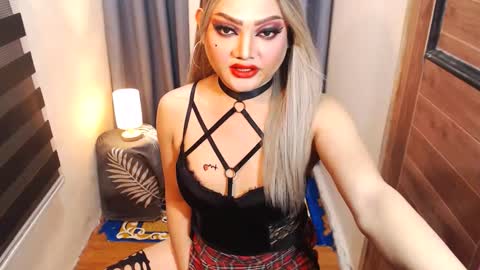 Snapshot of hotmistressmorgana chatting on 01-15-25, 03:22 morgana online show from 01-15-25, 03:22