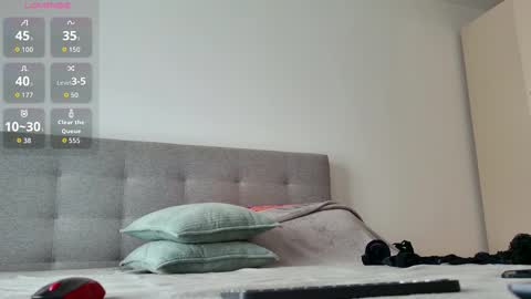 Snapshot of hotmompeach chatting on 02-01-26, 01:31 Anna- next on 1129 7pm CET online show from 02-01-26, 01:31