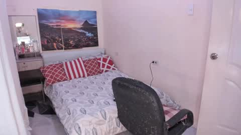 Madi online show from 12-23-24, 03:44