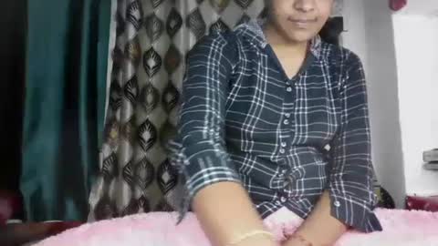 Snapshot of hotnsweetindian chatting on 01-19-25, 01:55 lola online show from 01-19-25, 01:55