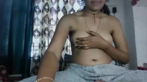 Snapshot of hotnsweetindian chatting on 02-08-25, 07:48 lola online show from 02-08-25, 07:48