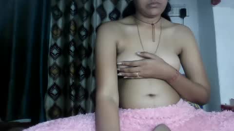 Snapshot of hotnsweetindian chatting on 02-09-25, 01:03 lola online show from 02-09-25, 01:03
