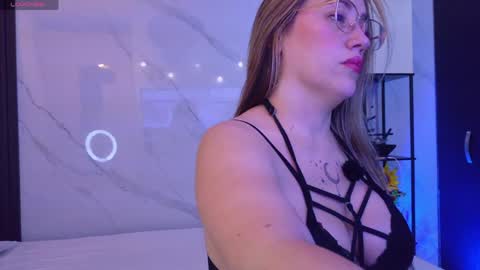 Sussy Bloom  online show from 03-31-26, 05:08