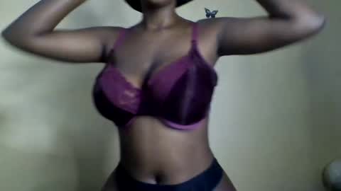 Snapshot of hotpussy712899 chatting on 06-19-26, 11:47 hotpussy online show from 06-19-26, 11:47